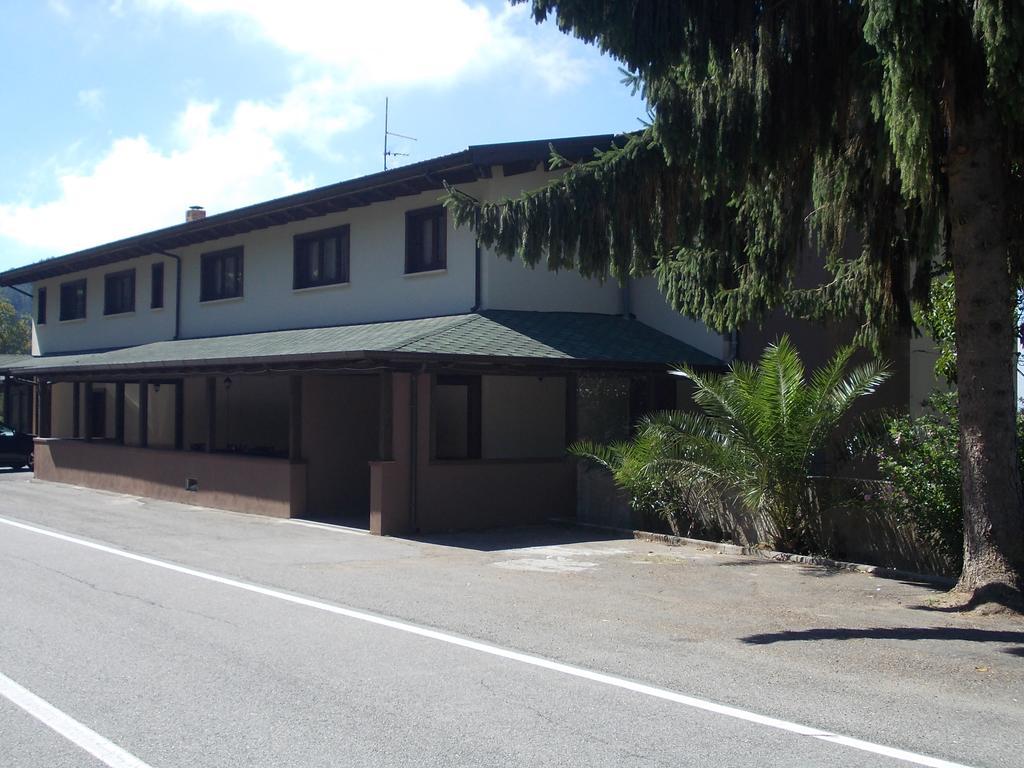 Agrihotel Papaya San Pietro Apostolo Εξωτερικό φωτογραφία